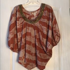 Top with gold sequin neckline